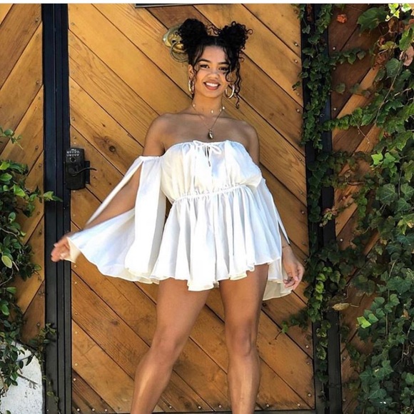 Pleat Wave Playsuit in White - Picture 2 of 2